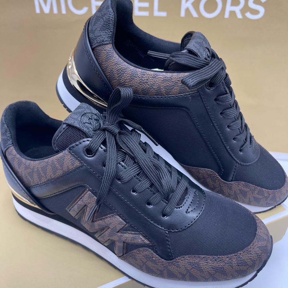 Michael Kors MADDY TRAINER MK SIG SM/MK PATCH
49F1MAFS1B Athletic Sneakers
Brown - Picture 7 of 16